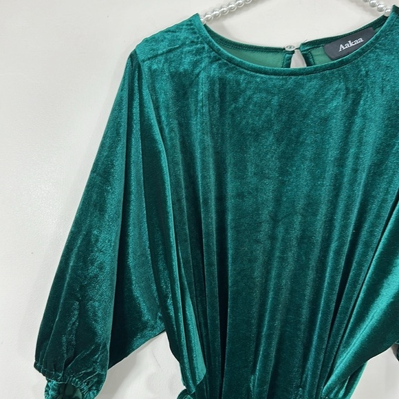 Aakaa Green Velvet On The Guest List Braid Belt Mini Dress Small NWOT - Picture 5 of 12